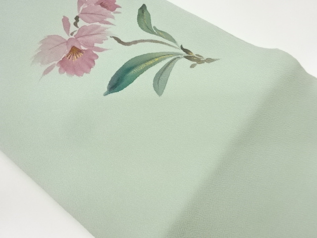 縮緬地金彩手描き花葉模様開き名古屋帯（額縁仕立て）